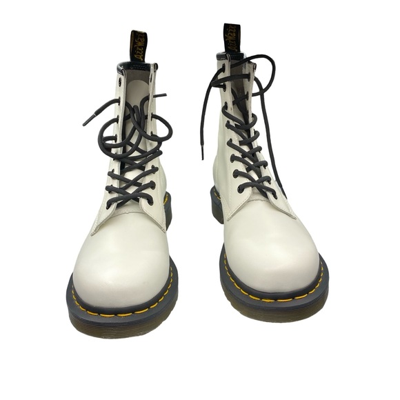 Dr Martens 1460 women’s smooth leather lace up white boots woman’s size 8 - Picture 6 of 13